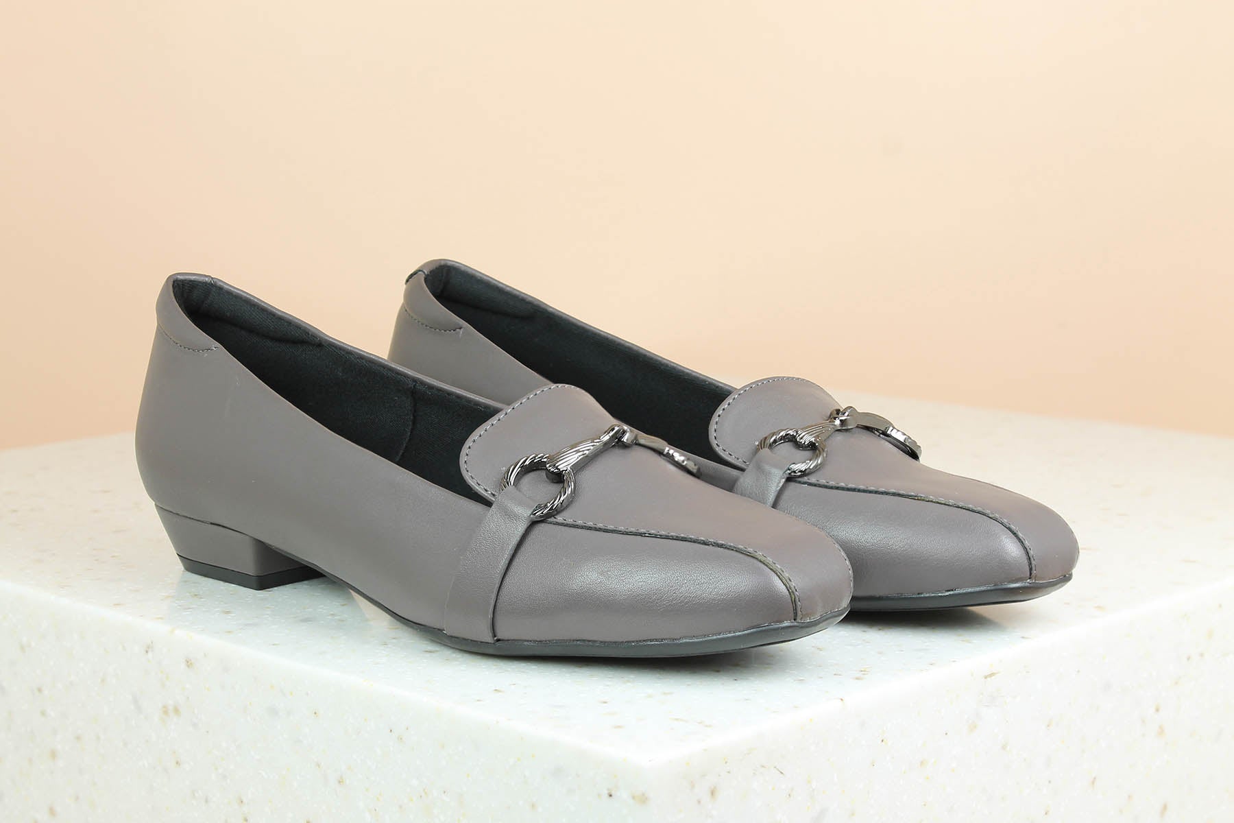 Womens Grey Casual Solid Round Toe Block Heel Moccasin
