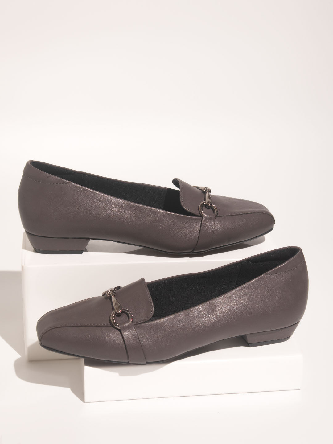 Womens Grey Casual Solid Round Toe Block Heel Moccasin