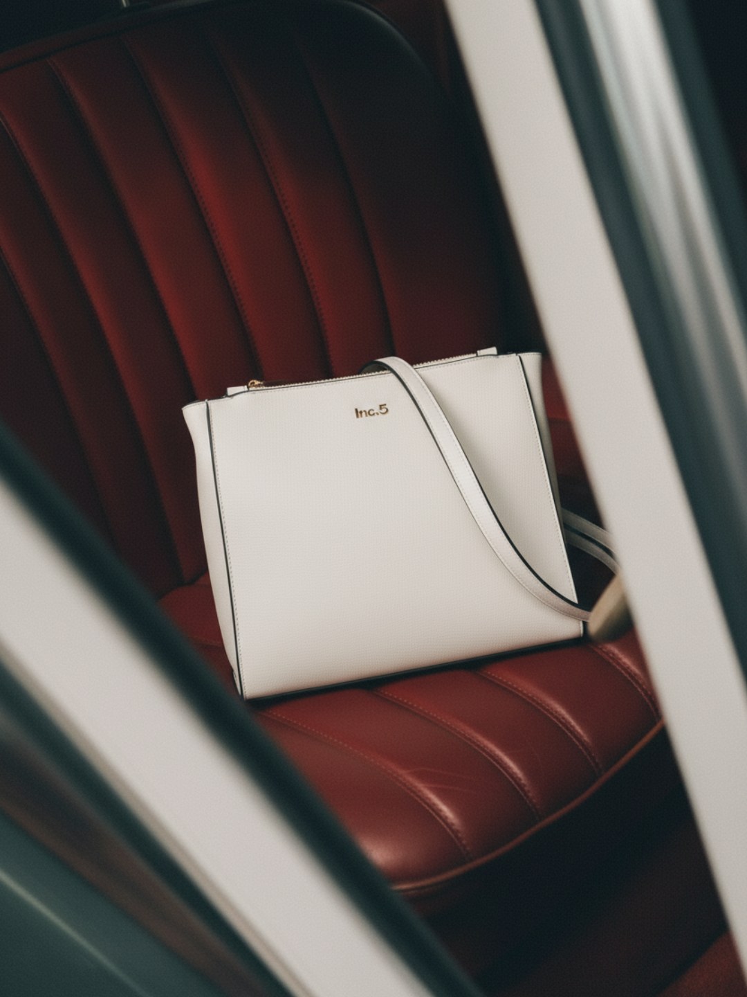 Minimalist Womens White Shoulder Bag With Zip Lock For Casual
