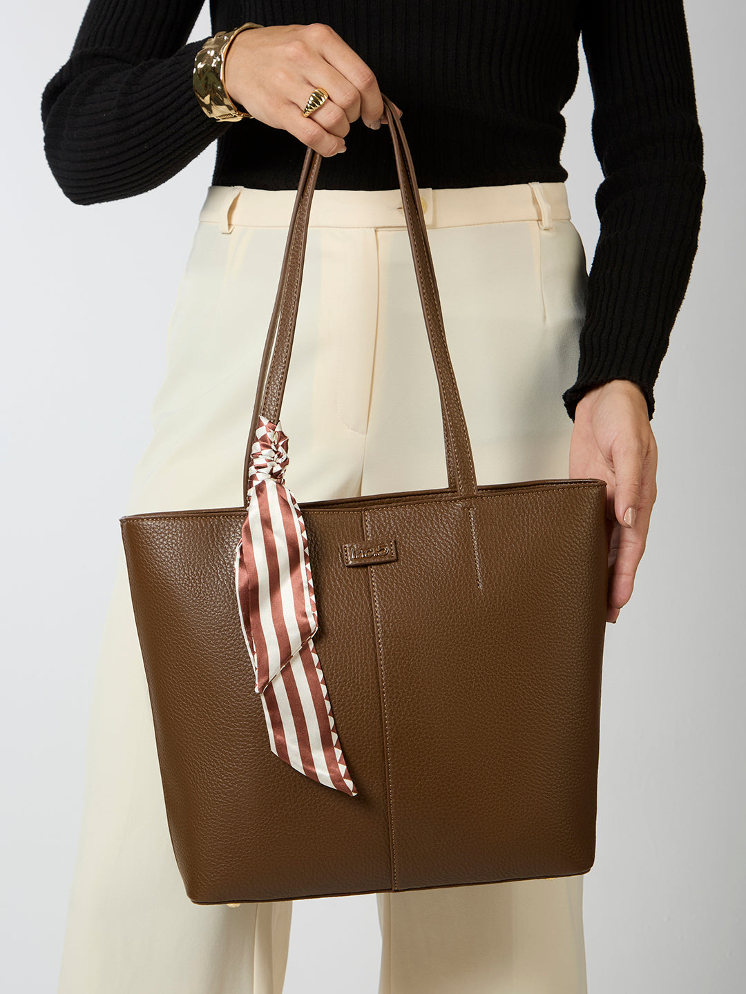 Minimalist Womens Brown Shoulder Bag With Zip Lock For Casual Use